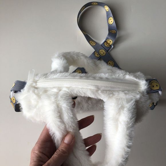 Hello Kitty Plush Cross Body Bag - Picture 5 of 7